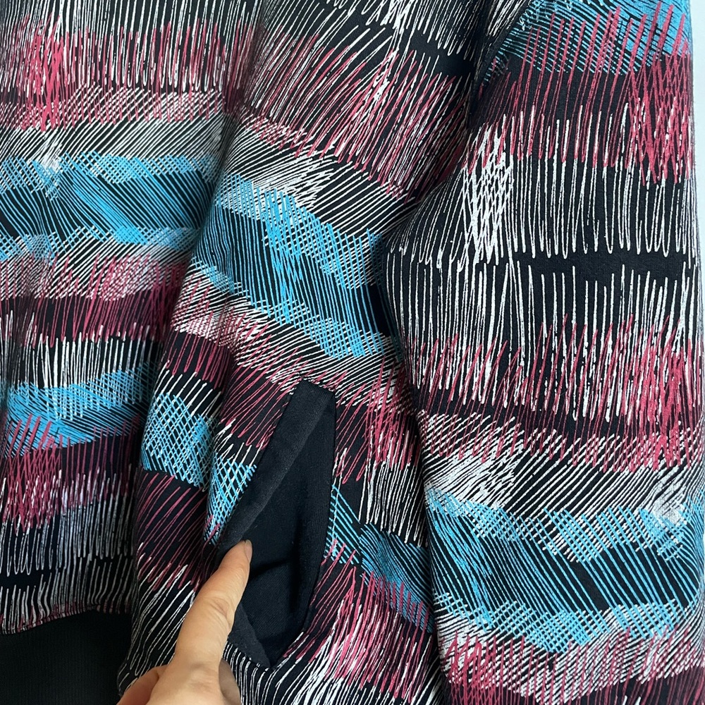 Fun pattern pocket sweatshirt - Picture 8 of 9